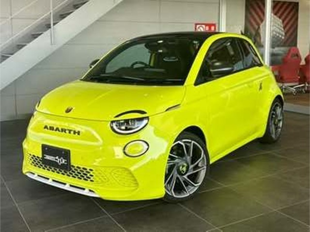 アバルト500eツーリズモ