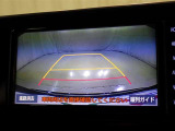 バックモニターも装備しております。バックギアに入れるとナビ画面に車の後方が映し出されます。これで後方確認も安心!