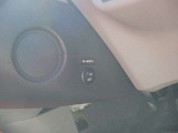 新車時のオプションのオートライトのスイッチです。ONでセンサー周りが暗いとエンジンがかかると点灯してエンジン停止ライトOFFでドア開けると消えます。オートライトOFFだと、普通のライトスイッチでONOFFです