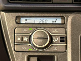 車内空調は&rdquo;AUTOエアコン&rdquo;にお任せ。運転に集中出来ますよ!