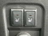 運転席、助手席側シートヒーターで座席ポカポカ!