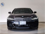 【キドニーグリル】BMWは約90年もの間、ほぼ全ての車両にひと目でBMWだと分かるこの特徴的なフロントグリルが備えられ、デザイン・アイコンとして親しまれてきました。
