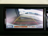 バックガイドモニターで、後方を確認しながら安心して駐車することができます。運転初心者も熟練者も必須の機能ですよ!