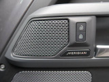 MERIDIANは英国のプレミアムオーディオブランドです。重低音から高音域までしっかりと再現でき、コンサートのような臨場感溢れる音響空間を実現します。どうぞ店頭にてご体感ください。