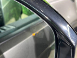 ブラインドスポットモニター 左右斜め後ろを平行して走る車を認識し、車線変更の際に危険を察知するとドライバーへ警告を促します。夜・雨・トンネル内など走行時の環境が悪い時ほど便りになる安全装置です。