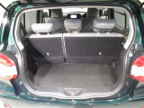 大きく開くラゲッジスペースです。左右独立でリアシートが倒れるので長尺の荷物も積むことが可能です。