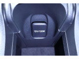 12V/120Wのアクセサリーソケットが付いてます。