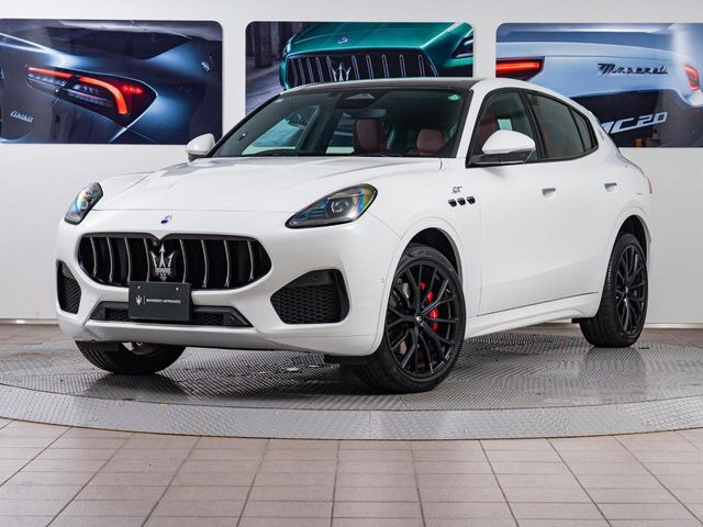 グレカーレGT インテルニ ロッシ リミテッドパッケージ 4WD