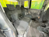 後部座席も気になるようなキズ・汚れやへたり等、大きなダメージはなく、良好な状態です。