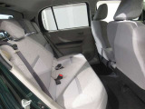 気になる汚れは「まるまるクリン」で解消! 当社の中古車はシートを外して隅々までキレイにクリーニングしてあります。