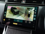 【3Dサラウンドカメラ】は狭い場所でも安心して駐車できるようにサポート。タッチスクリーンの表示と音で障害物との距離を確認できます。車幅感覚に慣れていない方や駐車の苦手な方には必見の装備といえます♪