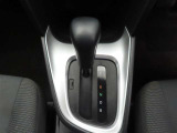 フロアシフトのCVTオートマチック車です。