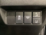 Hondaセンシング用の、VSA(ABS+TCS+横滑り抑制)解除と路外逸脱抑制機能のオンオフスイッチなどはハンドルの右側に装備しています。