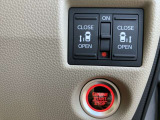 エンジンスタートはボタンを押すだけ!運転席にて両側電動スライドドアの開閉操作が出来ます!便利な機能です!