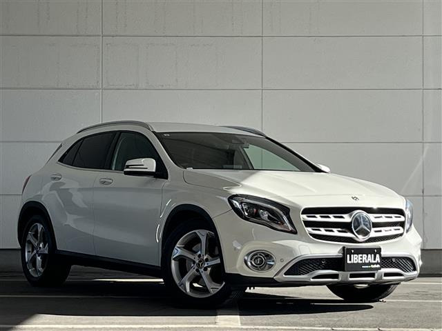 GLAクラスGLA220 4マチック 4WD4WD 本革シート