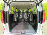 普段のお買い物や通勤、送迎等に十分な荷室スペースを確保しております。セカンドシートを倒すと、大きな荷物の積載も可能です♪