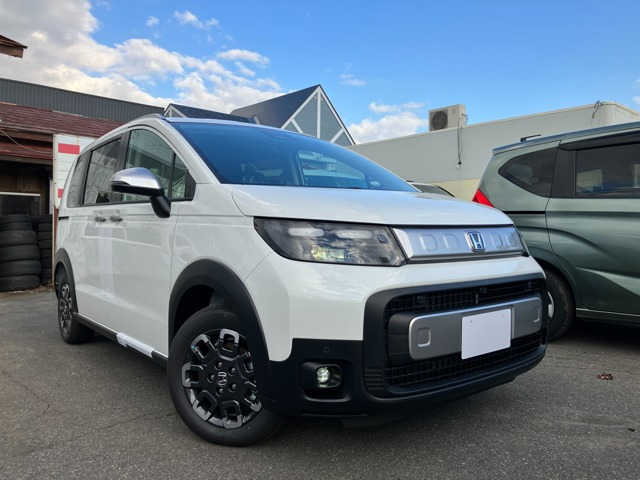 フリード 1.5 e:HEV クロスター 4WD 