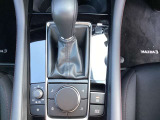 マニュアルモード付き6速オートマチックなので、スポーティな走りができます。