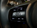 【ステアリングリモコン】ステアリングにオーディオ調節可能なスイッチが装備されていますので運転中でも視線をそらさずにオーディオの調節が可能です!