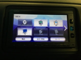 メモリーナビにフルセグTV機能あり。 ドライブや旅行に欠かせない装備です。