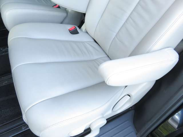 マツダ MPV 2.3 23S Lパッケージ 1オナ白本革電動席 両側/バックドア