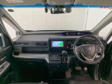 見通しの良い運転席回りとなっておりますので安心して運転をして頂けます!窓が大きいので明るく開放的な室内です