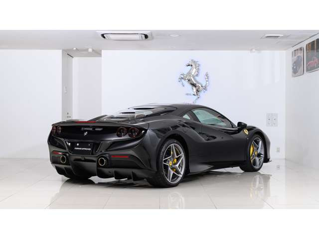 フェラーリ F8トリブート F1 DCT の中古車詳細 (4,000km, ネロデイトナ