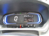 シンプルで見やすいメーター廻り♪運転に集中できます♪