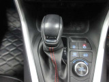 電気式無段変速機+6速シーケンシャルシフトマチックです。