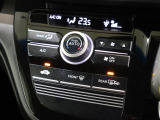 フルオートエアコンが装備されています!お好みの温度設定をするだけでエアコンの風量やモードの切り替えを自動でコントロールしてくれます!ユーザーの操作が少なく燃費走行にもつながります!
