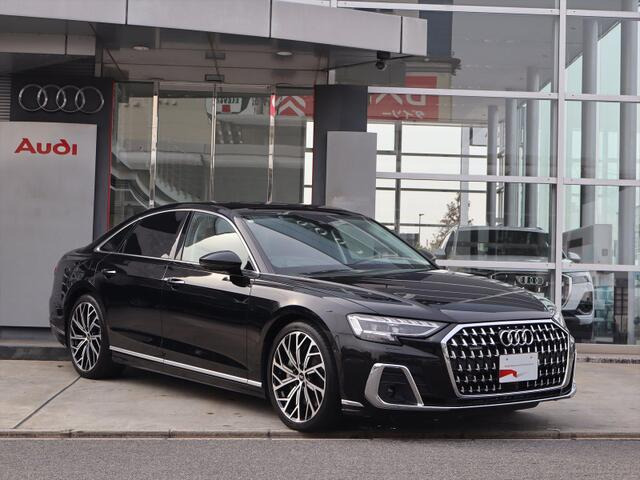 A860 TFSI e クワトロ 4WD