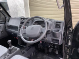 届出済 未使用車販売だけでなく、買取、下取、車検、メンテナンス、保険もバッチリ!お客様のトータルカーライフをしっかりサポートいたします。