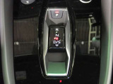 【Audiが2度認めたAudi】 Audi認定中古車は、Audi認定資格を有するAudi専門メカニックが、専用テスター・専用ツールを用いて、100項目にもおよぶ厳しい基準の点検を実施しています。
