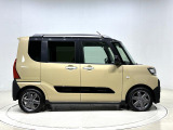 ドアは約90度に開くので荷物も積み込みやすく、乗り降りもしやすい♪ アウトドアで楽しく快適に過ごせる工夫がいっぱいです♪♪