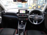 運転席と助手席にはこれからの寒い季節にあるとうれしいシートヒーターを装備しています!