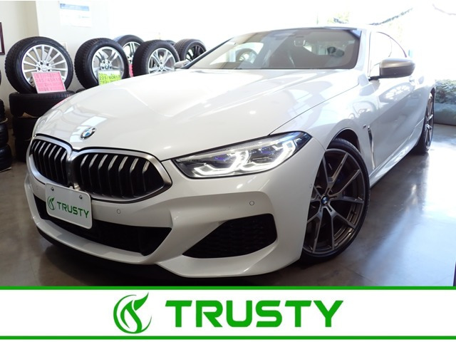 8シリーズM850i xドライブ 4WD