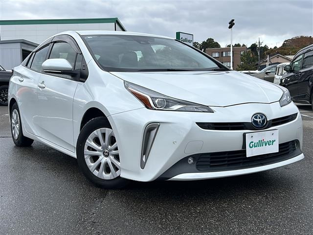 プリウス1.8 S セーフティ プラスII E-Four 4WD4WD 修復歴無し