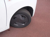 155/65R14タイヤ+おしゃれな専用ホイールカバーです。スタッドレスタイヤや各種オプションのご注文も承っております(^^)!