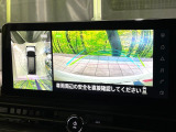 【アラウンドビューモニター】専用のカメラにより、上から見下ろしたような視点で360度クルマの周囲を確認することができます☆死角部分も確認しやすく、狭い場所での切り返しや駐車もスムーズに行えます。