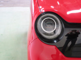 LEDヘッドライトは、点灯の瞬間から光量を発揮し、突然暗くなるトンネルなどでの安定感を高めます。