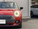 丸型のLEDリングライト・が印象的な一台です。