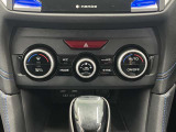 運転席と助手席、それぞれで温度調節ができるデュアルエアコン☆