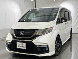 ご家族で楽しめる人気のミニバン、ステップワゴン モデューロXです。