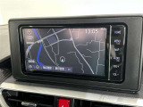 純正ナビを装備。タッチパネル式で使いやすく、お出かけもラクラクです。