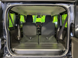 普段のお買い物や通勤、送迎等に十分な荷室スペースを確保しております。セカンドシートを倒すと、大きな荷物の積載も可能です♪