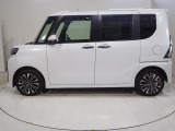 外装に目立つようなキズや凹みはみられず状態良く保たれていますが、中古車なので全くの無キズということはありません。外装の状態につきましては実車にてご確認をお願いします。