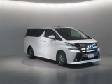 ご覧の車両以外にも多数のU-Carを展示販売しております。