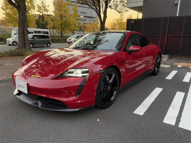 タイカンターボS 4シート 4WD