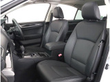 ブラウンレザーシート!長時間の運転も疲れにくいフロントシート!体をしっかり支えてくれて運転がしやすい形状です!