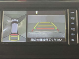 パノラミックビューモニター付きです。車両を上から見たような映像をディスプレイオーディオ画面に表示。運転席からの目視だけでは見にくい、車両周辺の状況をリアルタイムでしっかり確認できます。